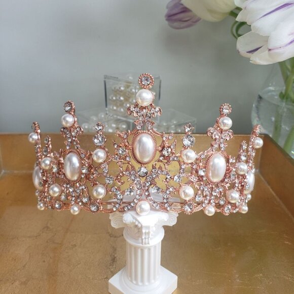 Gladiolus Tiara Rose gold colored tiara with faux pearls and silver rhinestones - Picture 4 of 7